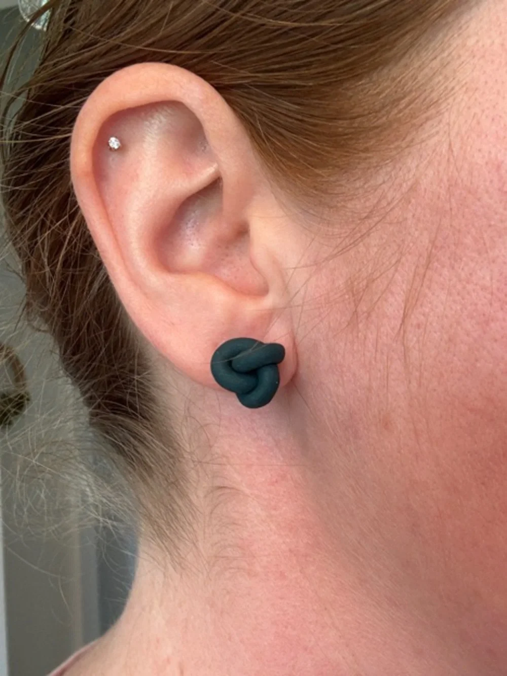 Clay Knot Lightweight Stud Earring Set — Navy, Red, Light Blue, Peach - Picture 3 of 8